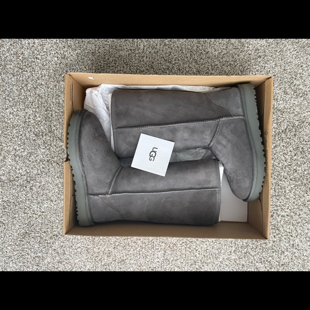 UGG Boots Size 7 great condition only worn once. Price listed or OBO